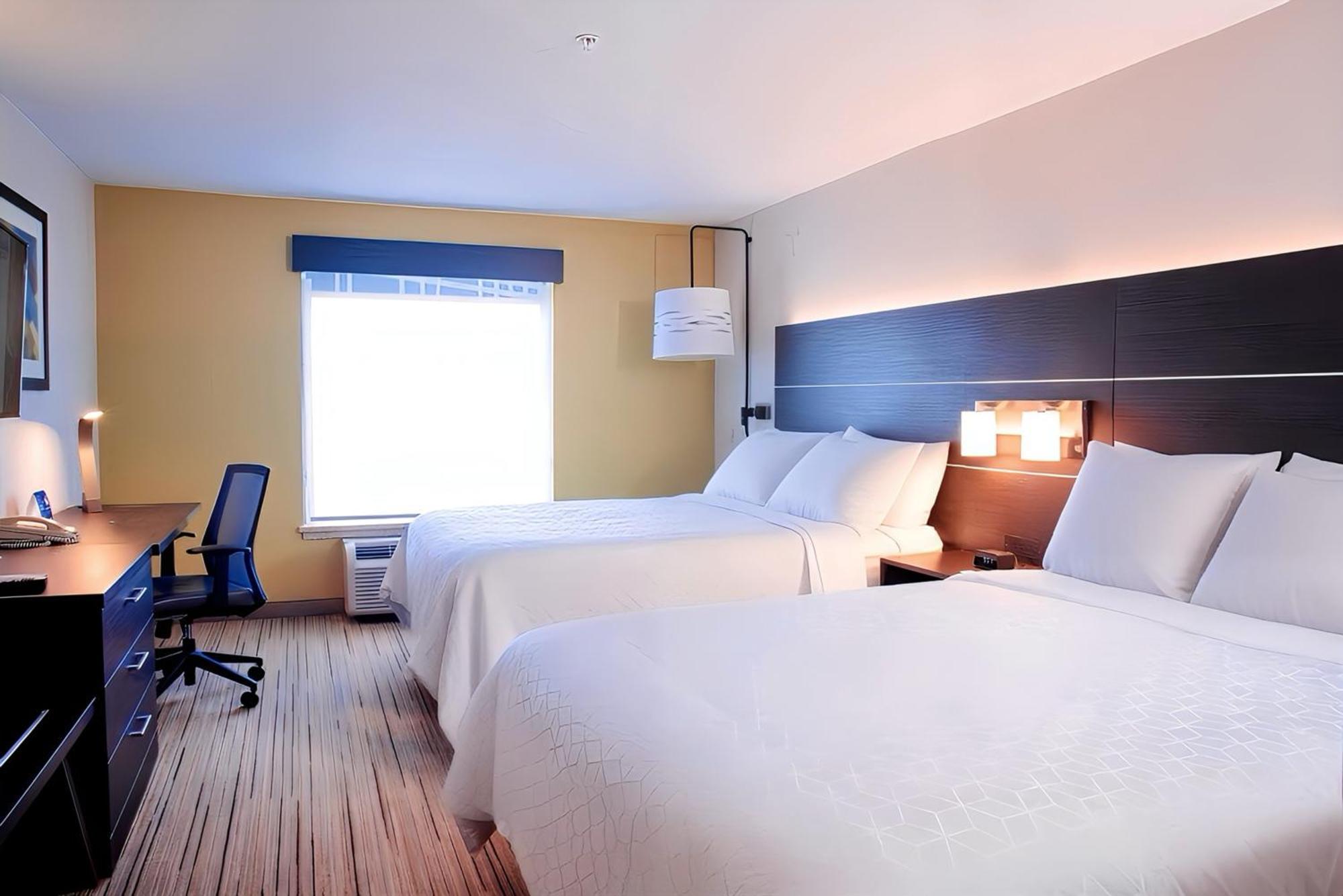 Holiday Inn Express Hotel & Suites Chester By Ihg Exterior foto